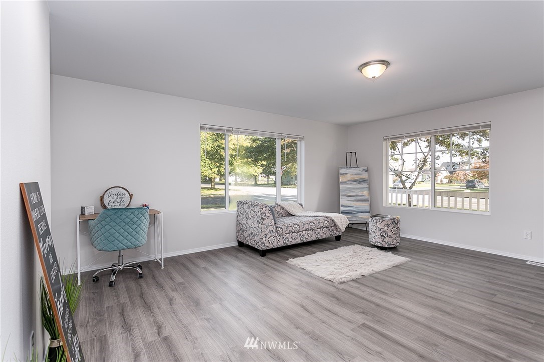8831 Vinup Road Lynden, WA 98264 - Photo 4 of 25 Gallery Image 4