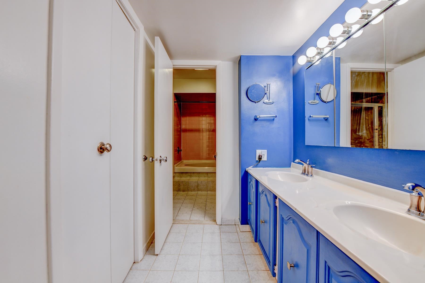 572 Sanderling Court Secaucus, NJ 07094 - Photo 24 of 50