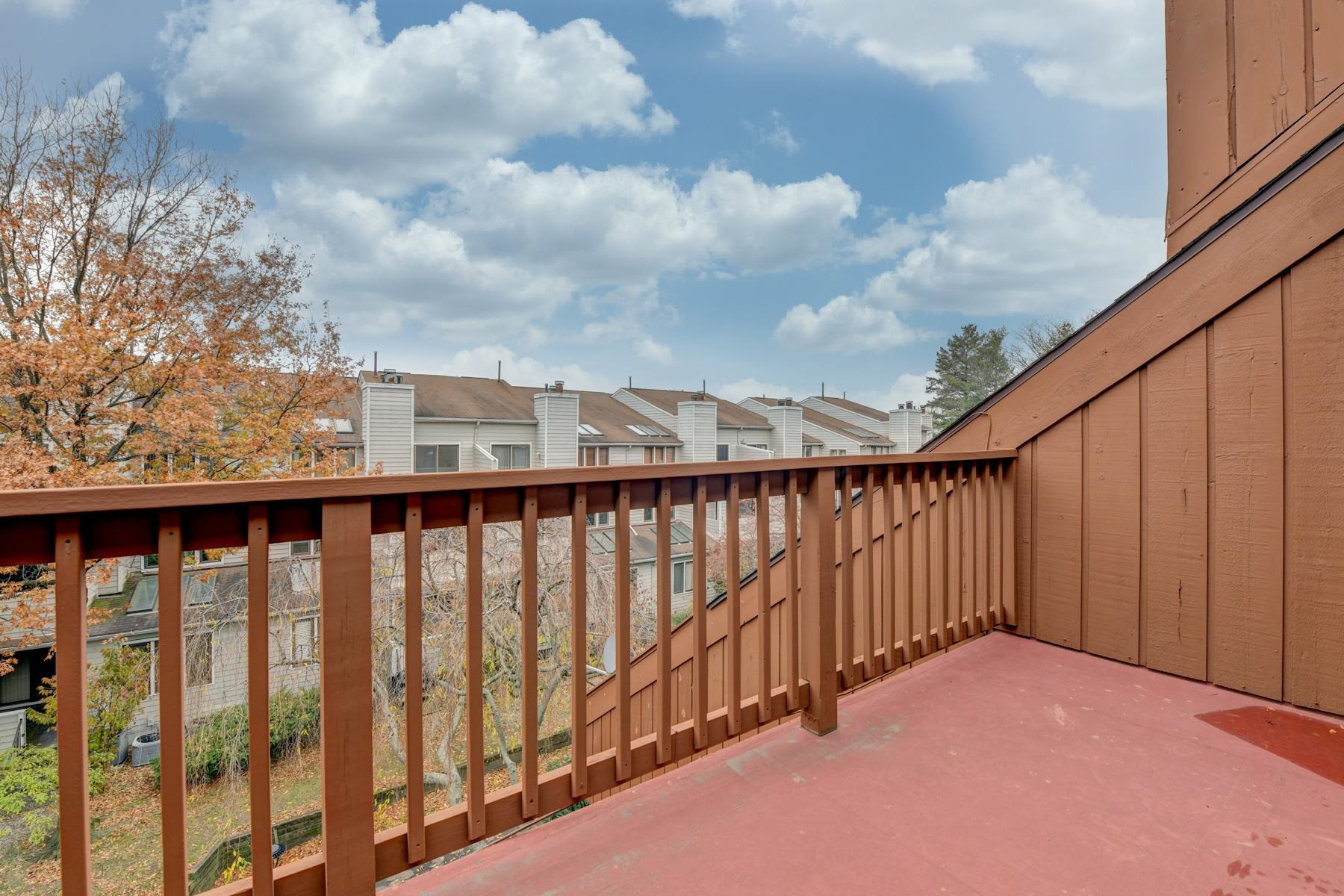 572 Sanderling Court Secaucus, NJ 07094 - Photo 35 of 50