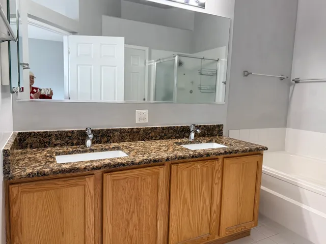 $2,800 | 2305 Sandy Creek Drive, Algonquin, IL 60102