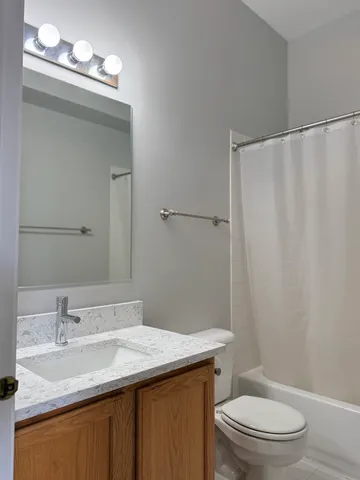 $2,800 | 2305 Sandy Creek Drive, Algonquin, IL 60102