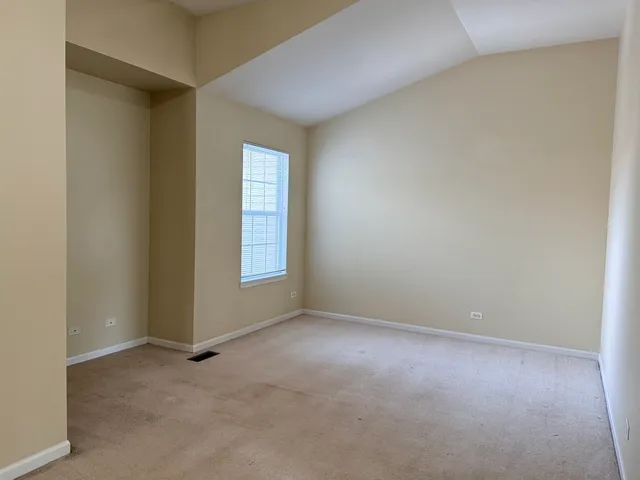 $2,800 | 2305 Sandy Creek Drive, Algonquin, IL 60102