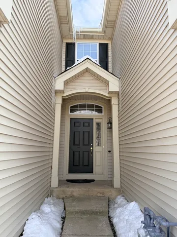 $2,800 | 2305 Sandy Creek Drive, Algonquin, IL 60102