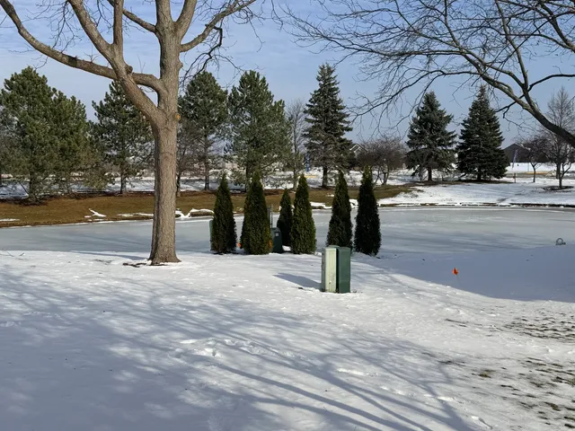 $2,800 | 2305 Sandy Creek Drive, Algonquin, IL 60102