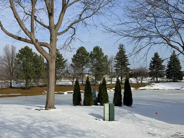 $2,800 | 2305 Sandy Creek Drive, Algonquin, IL 60102