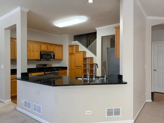 $2,800 | 2305 Sandy Creek Drive, Algonquin, IL 60102