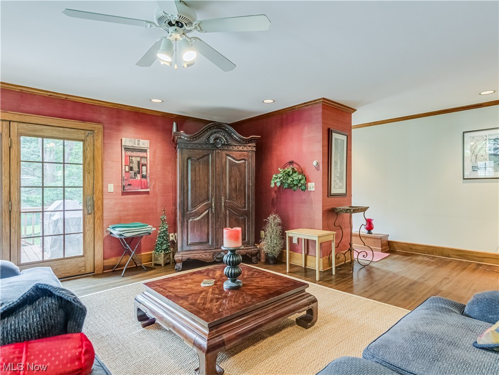 2906 Hastings Road Silver Lake, OH 44224 - Photo 6 of 32 Family Room