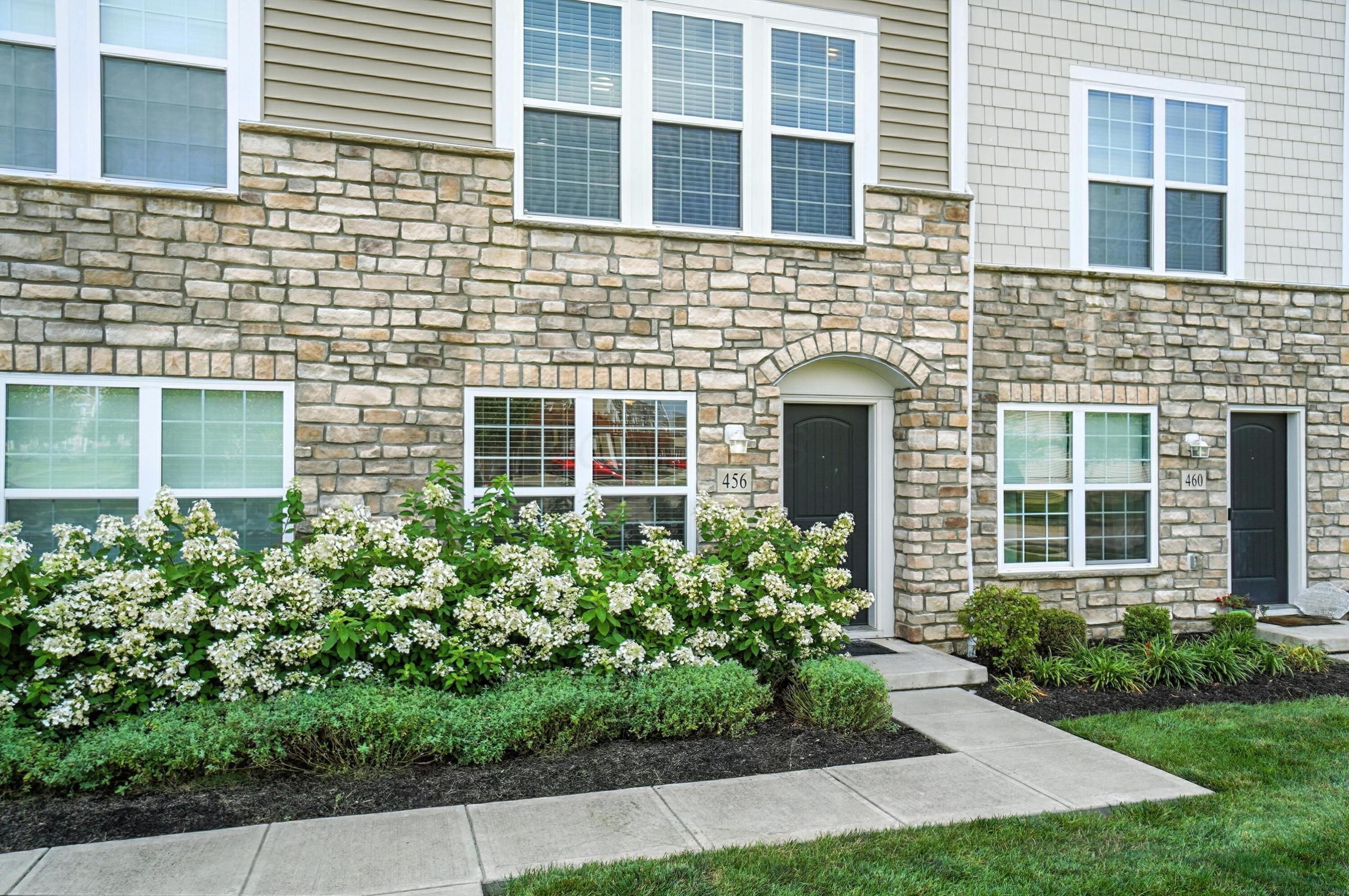456 Autumn Ridge Circle Pickerington, OH 43147 - Photo 2 of 37 039