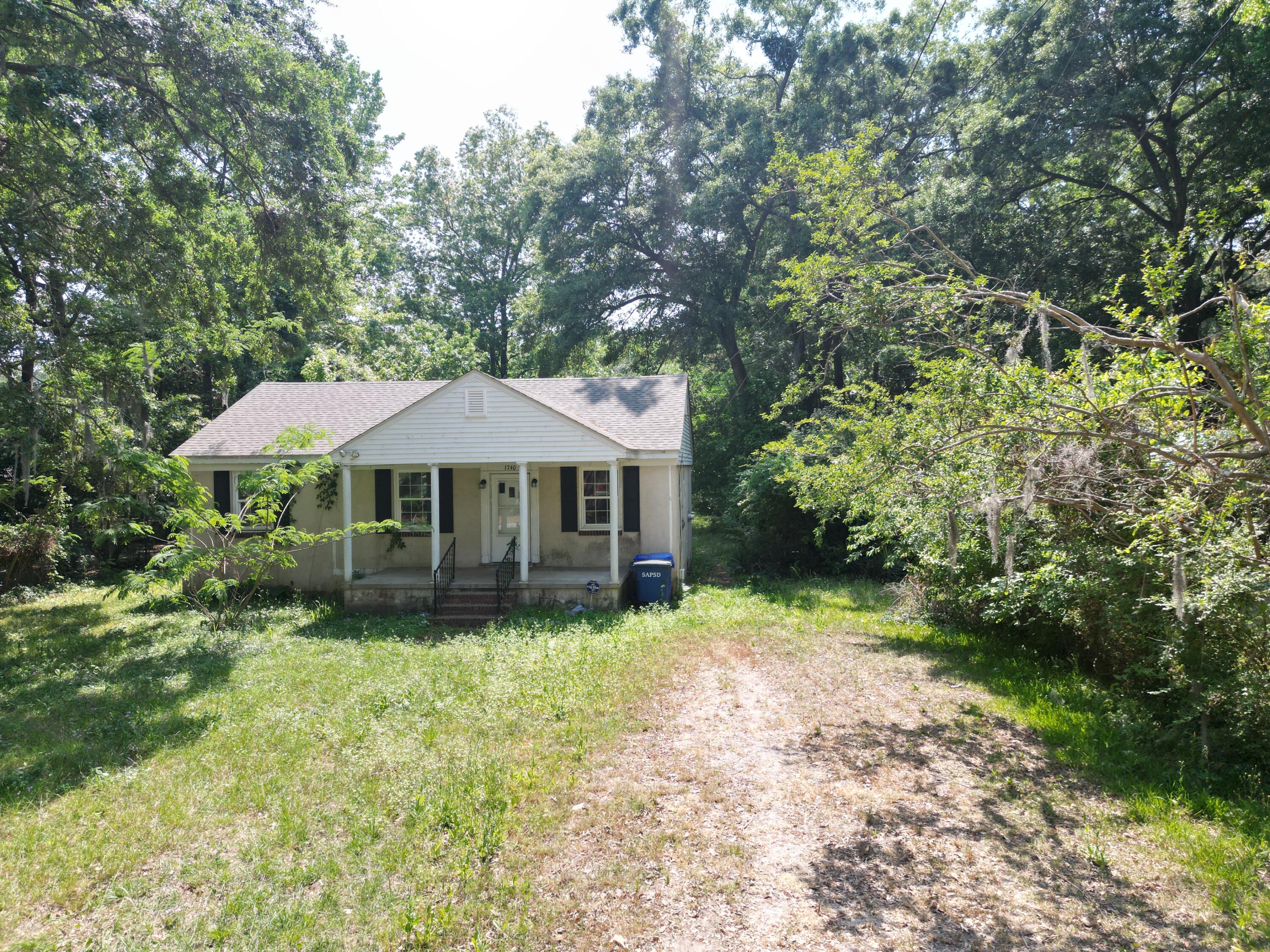 1740 Dogwood Road Charleston, SC 29414 - Photo 2 of 16 IMG_4286