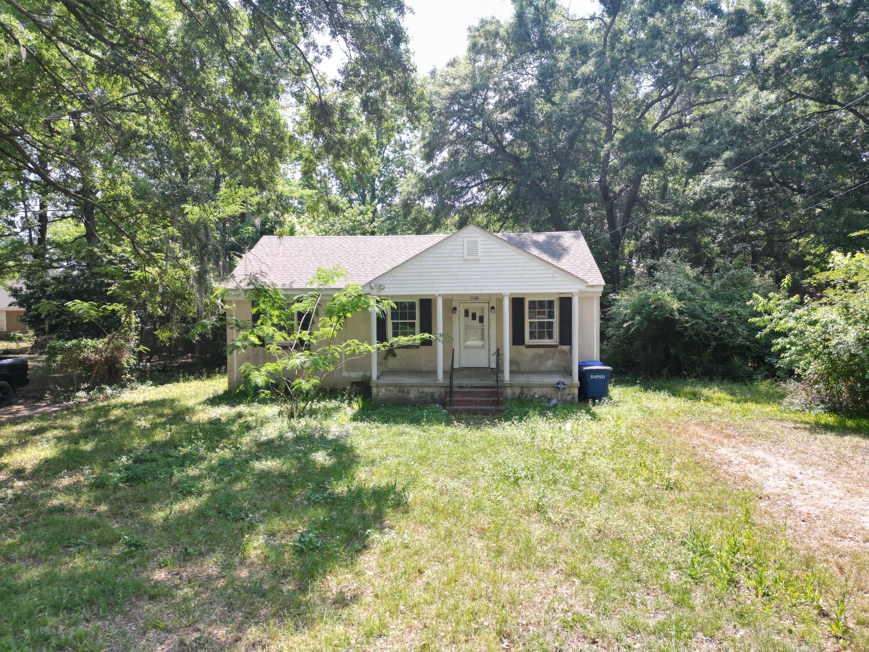 1740 Dogwood Road Charleston, SC 29414 - Photo 3 of 16 IMG_4255