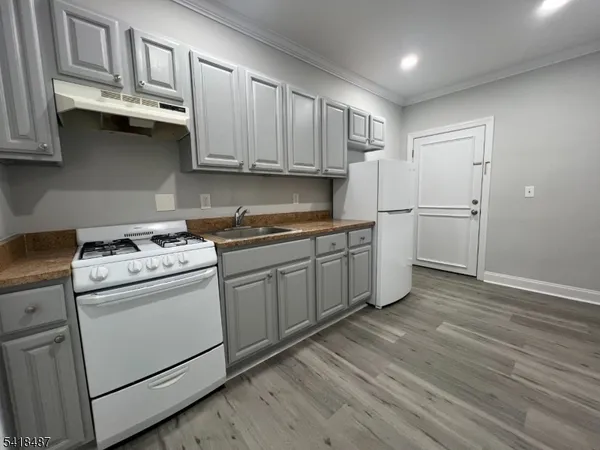 $1,887 | 9 North Doughty Avenue, Unit C, Somerville, NJ 08876