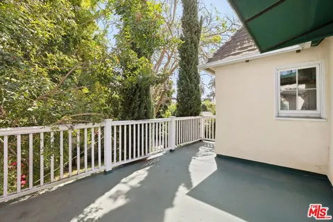 $2,250,000 | 832 South Windsor Boulevard, Los Angeles, CA 90005