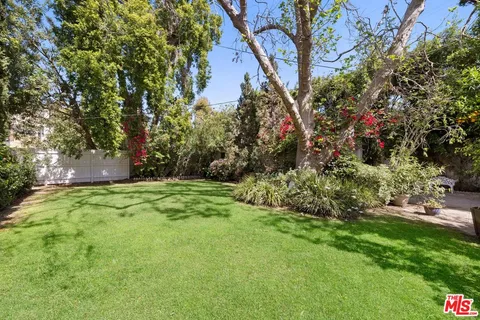$2,250,000 | 832 South Windsor Boulevard, Los Angeles, CA 90005