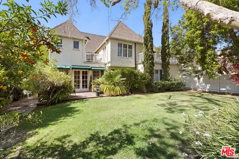 $2,250,000 | 832 South Windsor Boulevard, Los Angeles, CA 90005