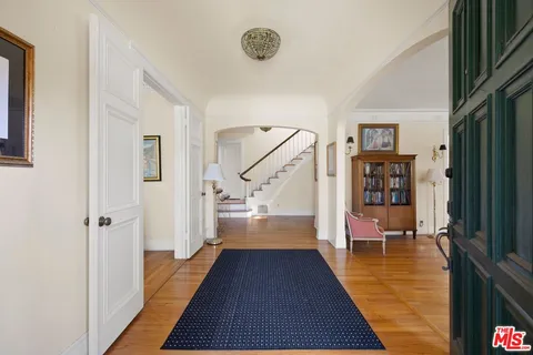 $2,250,000 | 832 South Windsor Boulevard, Los Angeles, CA 90005