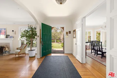 $2,250,000 | 832 South Windsor Boulevard, Los Angeles, CA 90005