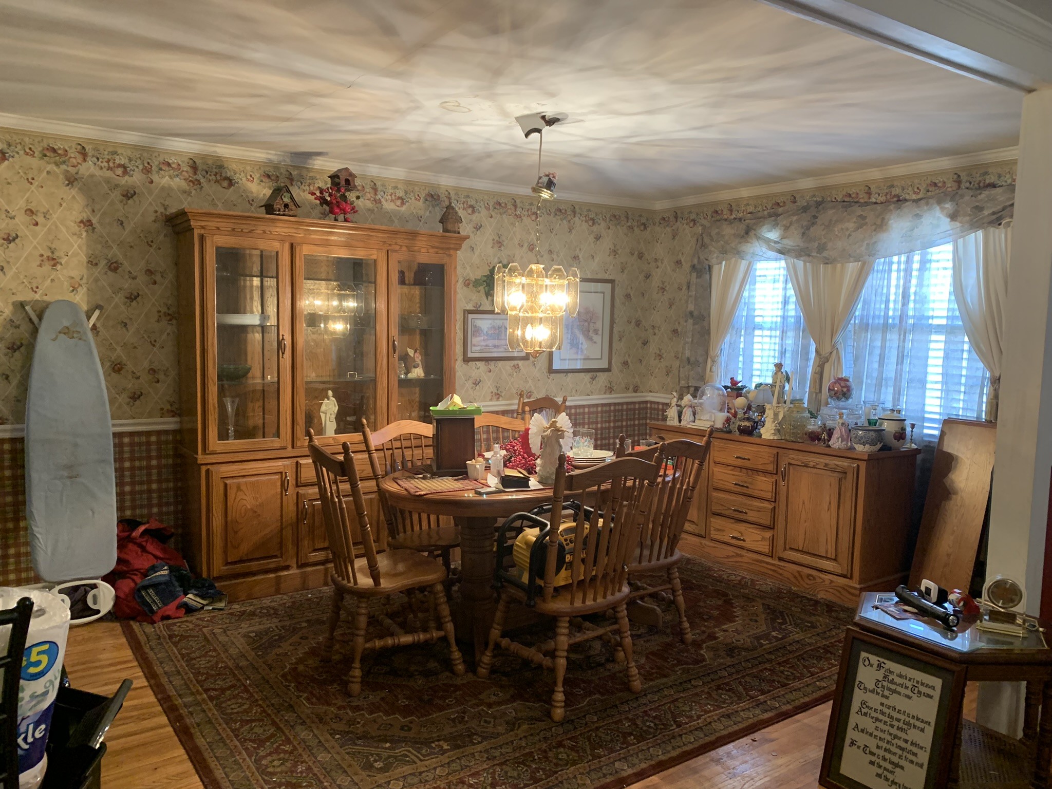 454 Canoe Branch Road Castalian Springs, TN 37031 - Photo 19 of 40 a view of a dining room with furniture and window