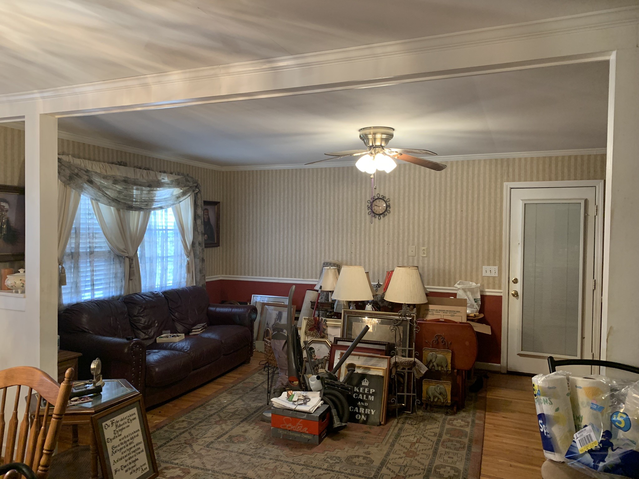 454 Canoe Branch Road Castalian Springs, TN 37031 - Photo 20 of 40 a living room with furniture a chandelier