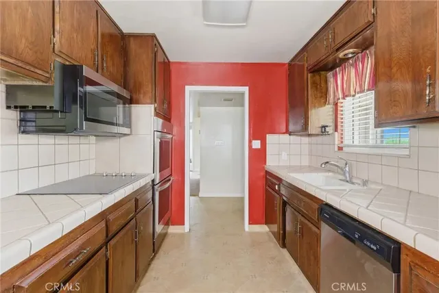 $2,500 | 2413 Cheshire Drive, Bakersfield, CA 93309