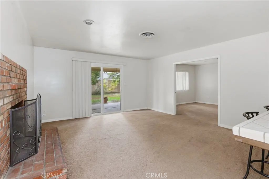 2413 Cheshire Drive Bakersfield, CA 93309 - Photo 2 of 31