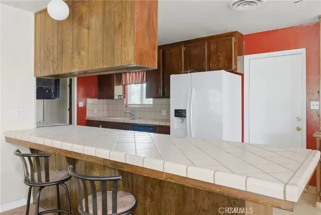 $2,500 | 2413 Cheshire Drive, Bakersfield, CA 93309