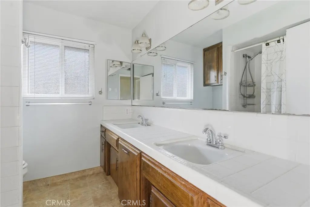 2413 Cheshire Drive Bakersfield, CA 93309 - Photo 26 of 31