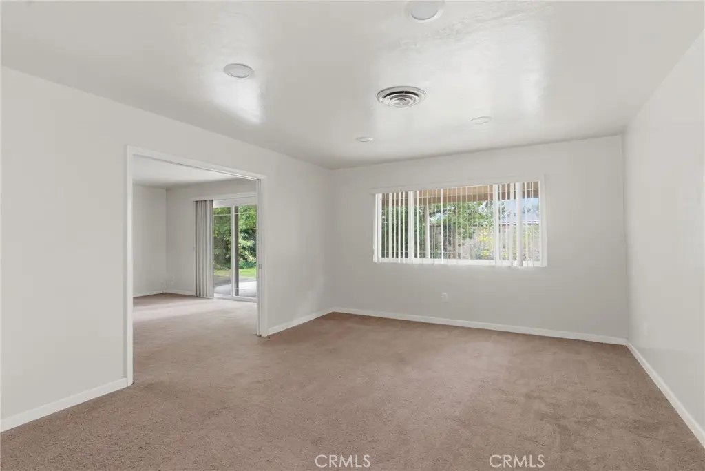 2413 Cheshire Drive Bakersfield, CA 93309 - Photo 8 of 31