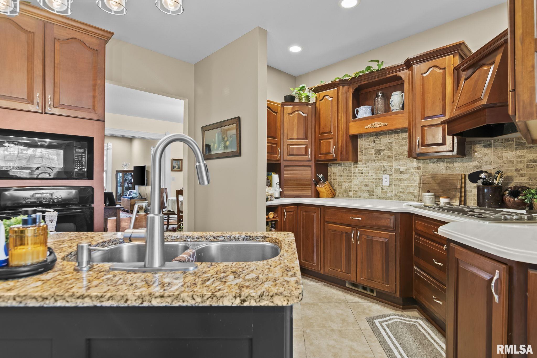 342 West Prairie Street Waverly, IL 62692 - Photo 14 of 40