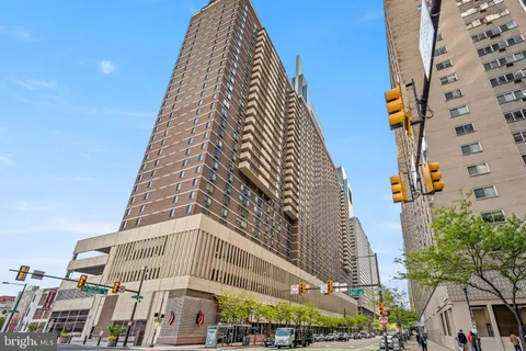 $225,000 | 1901 John F Kennedy Boulevard, Unit 913, Philadelphia, PA 19103