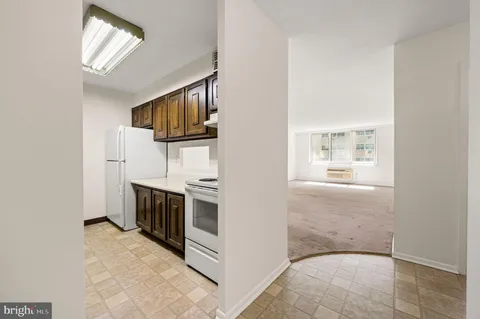 $225,000 | 1901 John F Kennedy Boulevard, Unit 913, Philadelphia, PA 19103