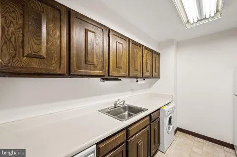 $225,000 | 1901 John F Kennedy Boulevard, Unit 913, Philadelphia, PA 19103