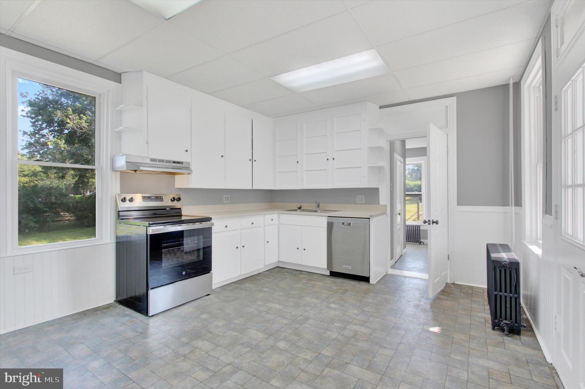 2481 Broad Street York, PA 17408 - Photo 11 of 37