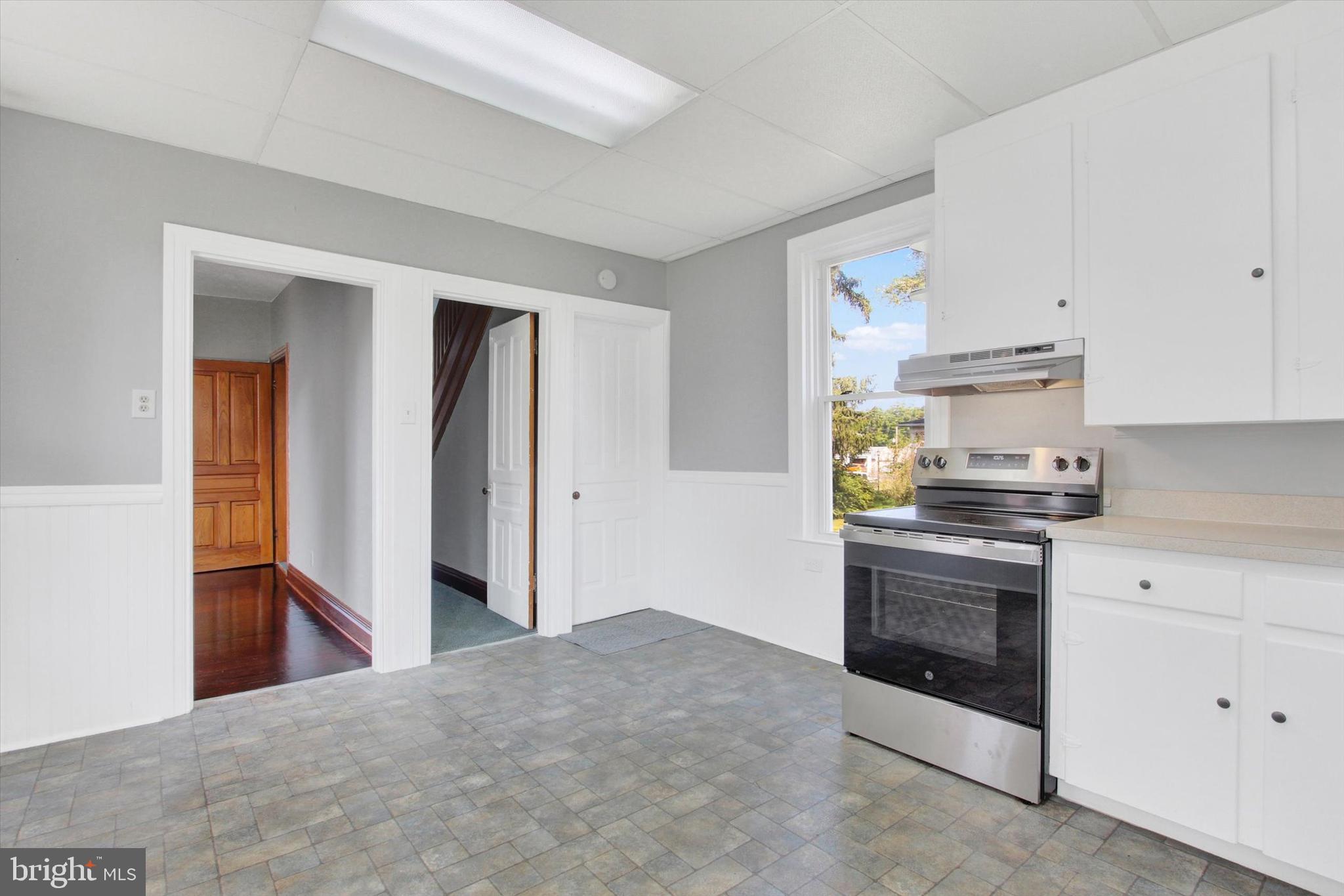 2481 Broad Street York, PA 17408 - Photo 13 of 37