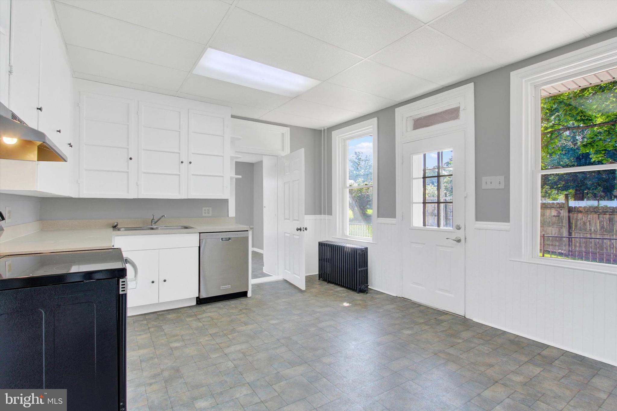 2481 Broad Street York, PA 17408 - Photo 14 of 37