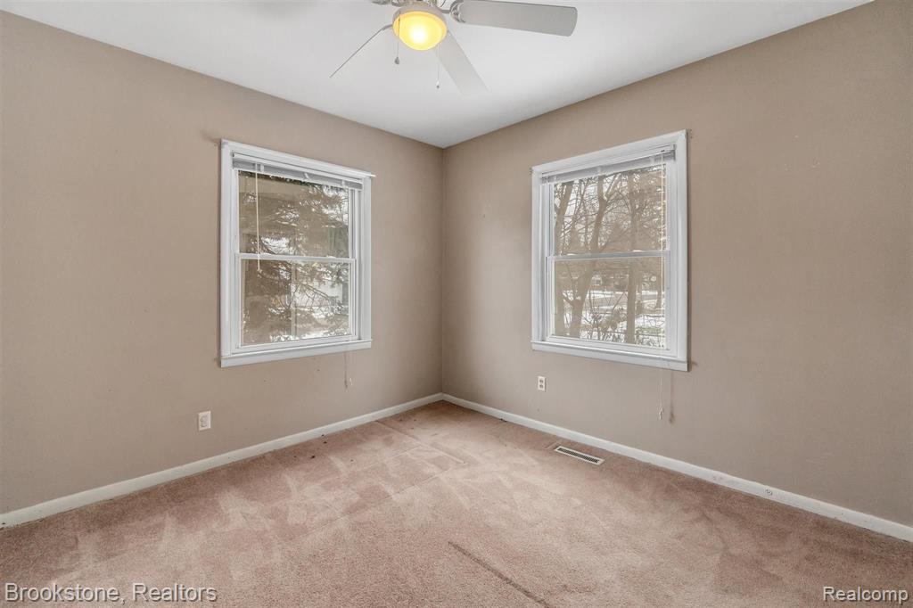 1395 Dawes Avenue Rochester Hills, MI 48307 - Photo 15 of 36