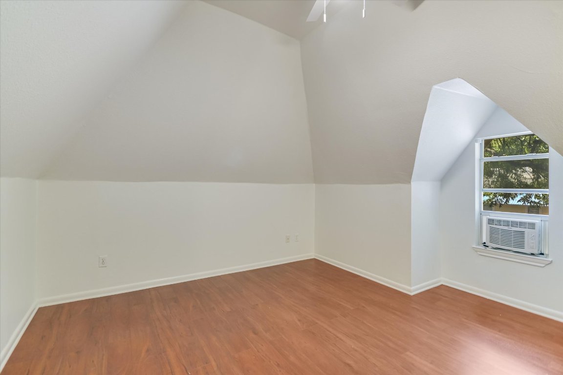 1110 West 22nd Street, Unit 16 Austin, TX 78705 - Photo 18 of 21