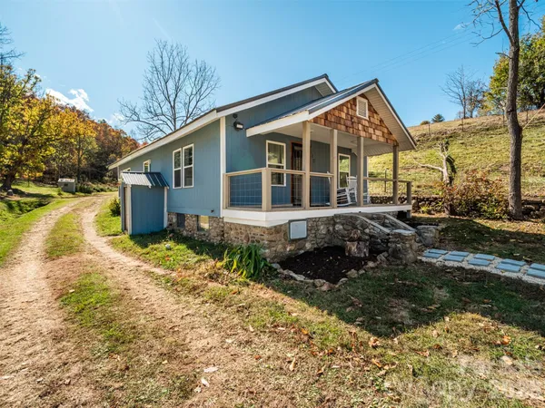 $675,000 | 70 Vintage Place, Canton, NC 28716