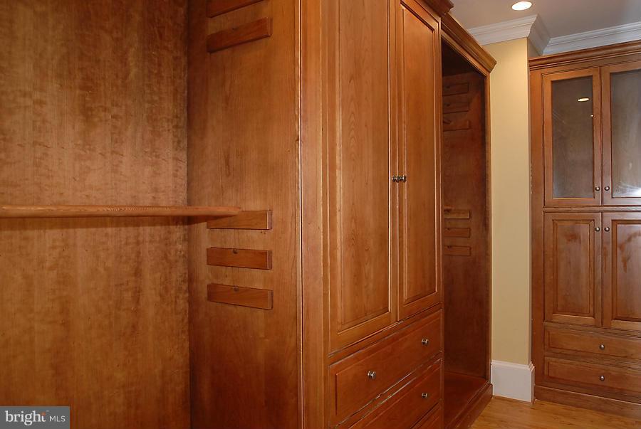 8539 Howell Road Bethesda, MD 20817 - Photo 14 of 22 a view of walk in closet