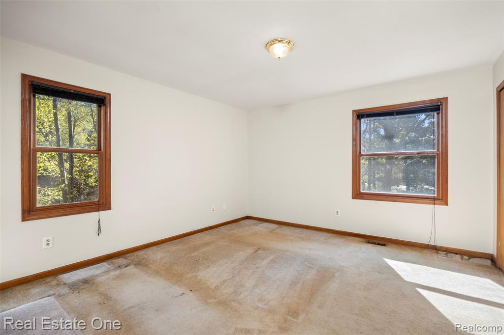 2533 Armond Road Howell, MI 48855 - Photo 12 of 37