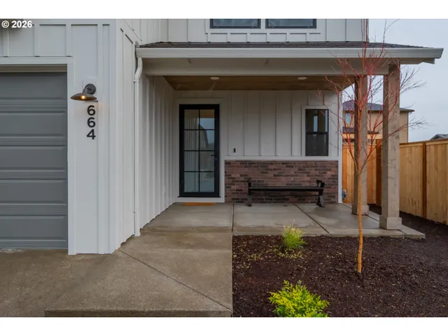 a view of an entryway of house
