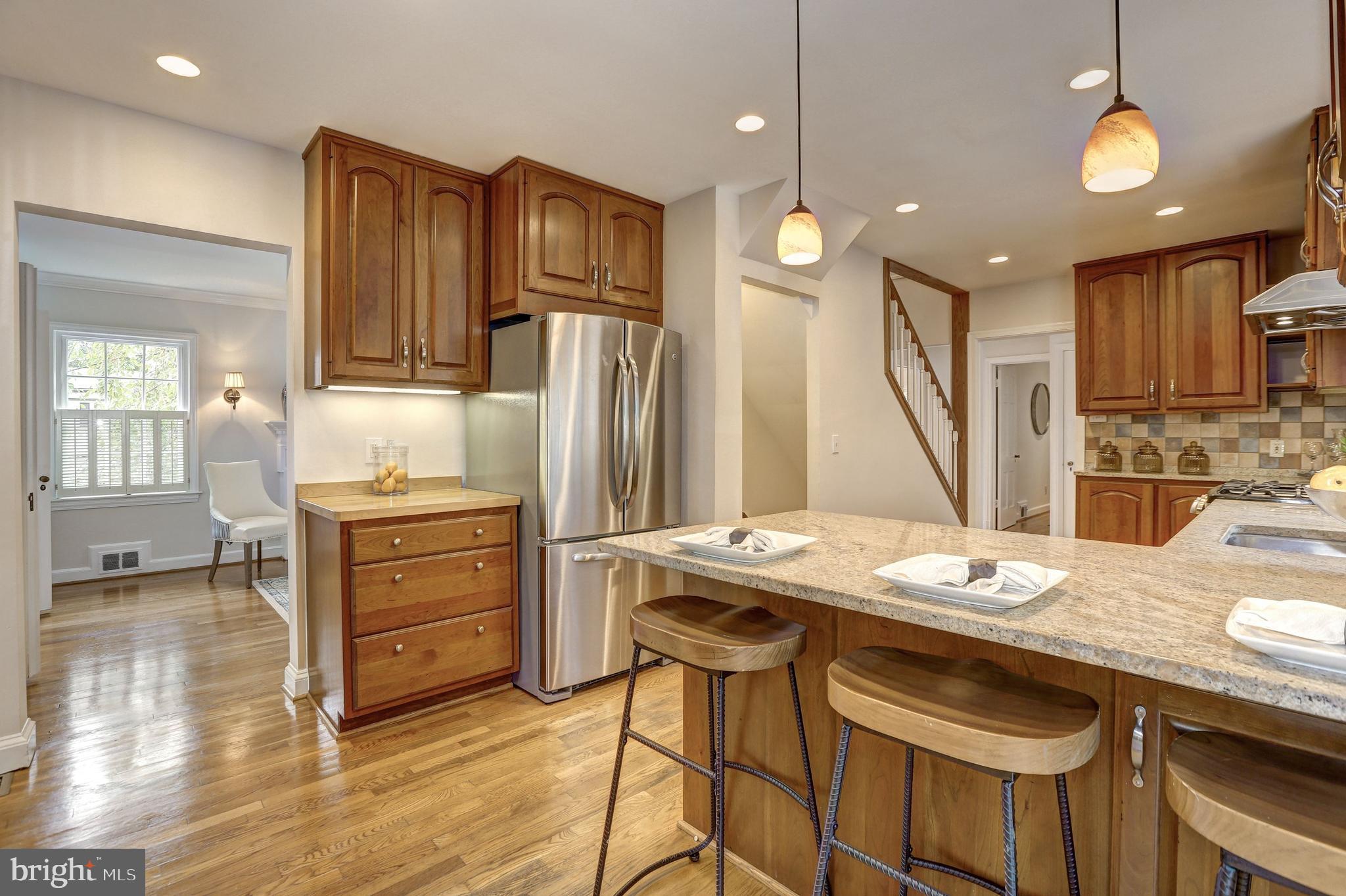 8002 Custer Road Bethesda, MD 20814 - Photo 11 of 32 Breakfast bar