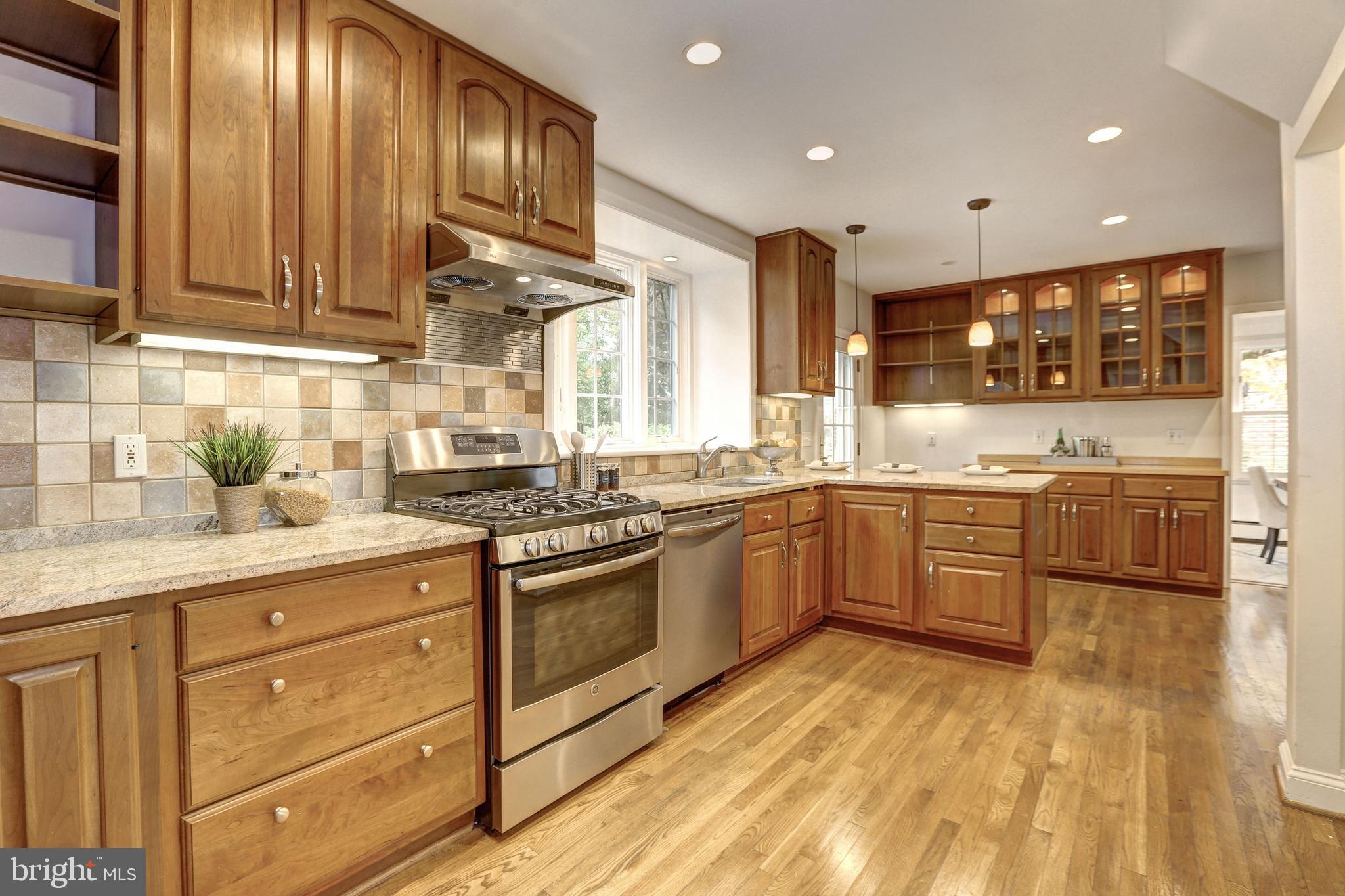 8002 Custer Road Bethesda, MD 20814 - Photo 10 of 32 Updated Kitchen