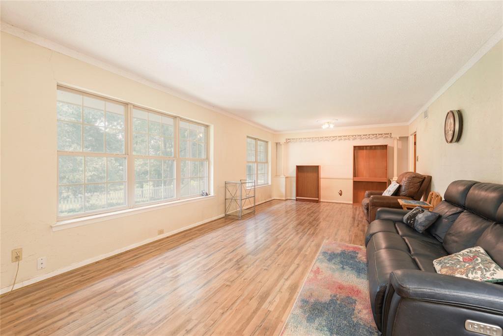 10289 County Road 578 Blue Ridge, TX 75424 - Photo 14 of 39 a living room with furniture and a large window