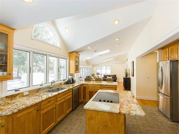 34 Lafayette Road Newton, MA 02462 - Photo 7 of 25