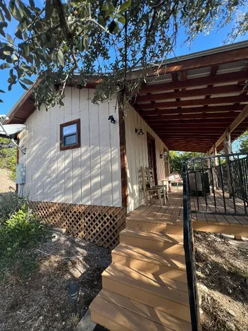 $1,300 | 961 Buttercup Lane, Unit 1, Wimberley, TX 78676