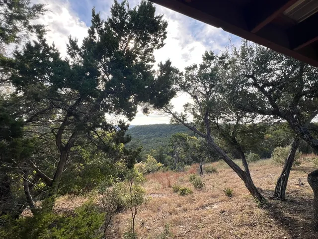 $1,300 | 961 Buttercup Lane, Unit 1, Wimberley, TX 78676