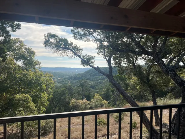 $1,300 | 961 Buttercup Lane, Unit 1, Wimberley, TX 78676