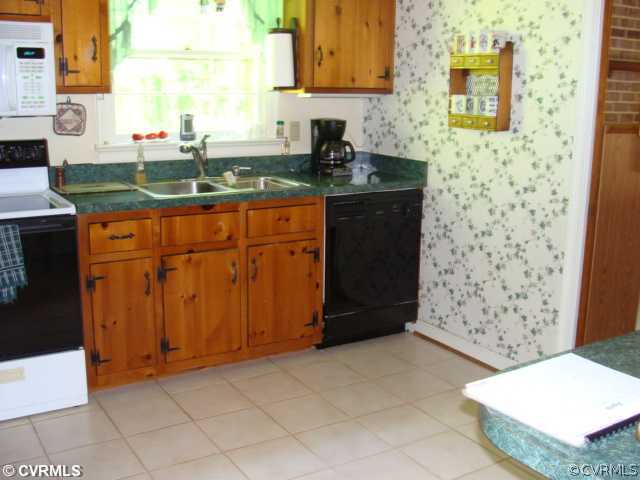 2106 Chestnut Oaks Road Powhatan, VA 23139 - Photo 7 of 12 Kitchen - Another view of the kitchen looking into