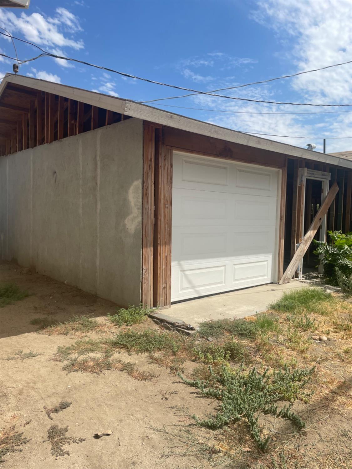 828 Cutting Street Madera, CA 93638 - Photo 5 of 8 a view of backyard space
