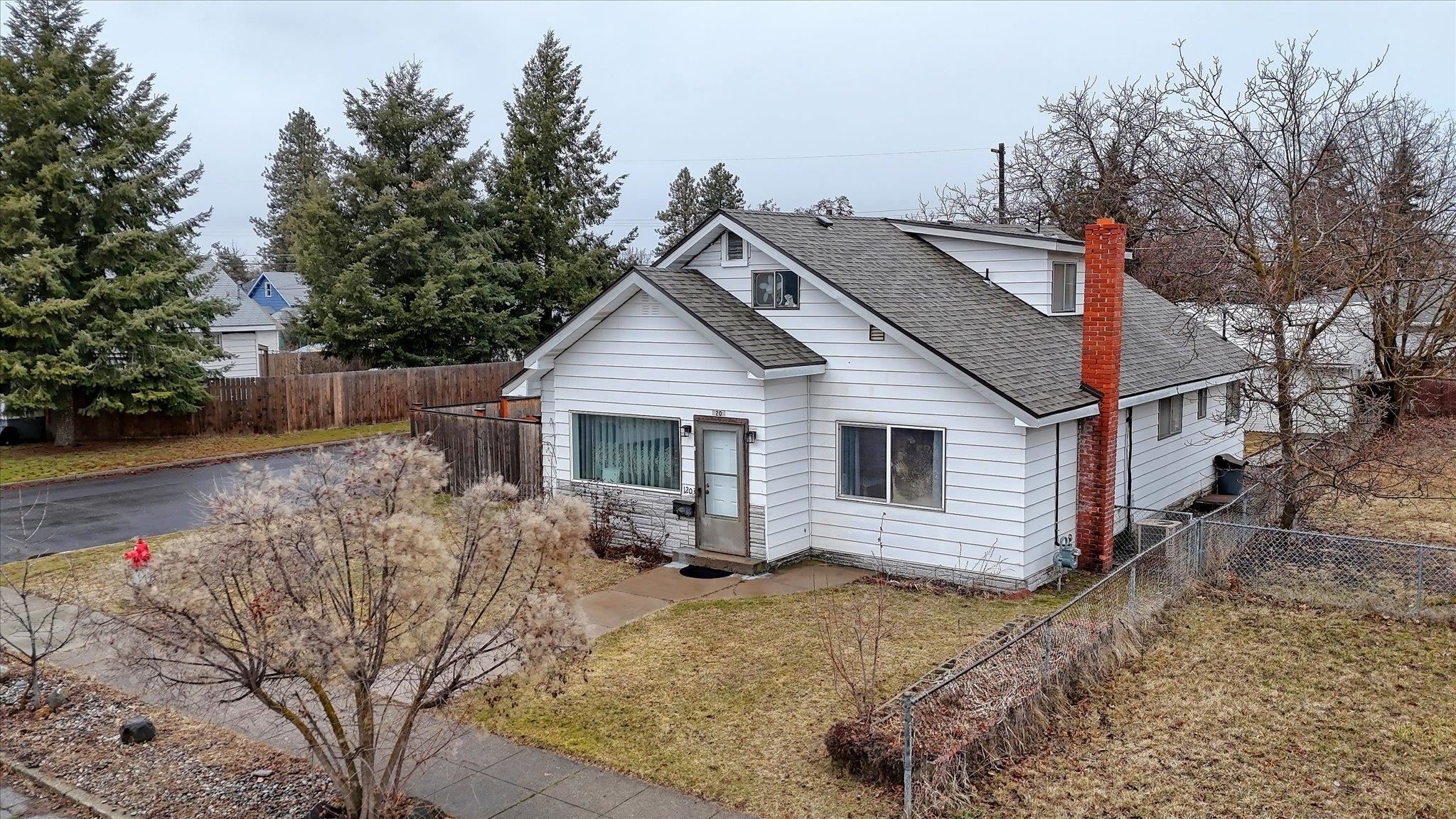 1203 East Everett Ave  